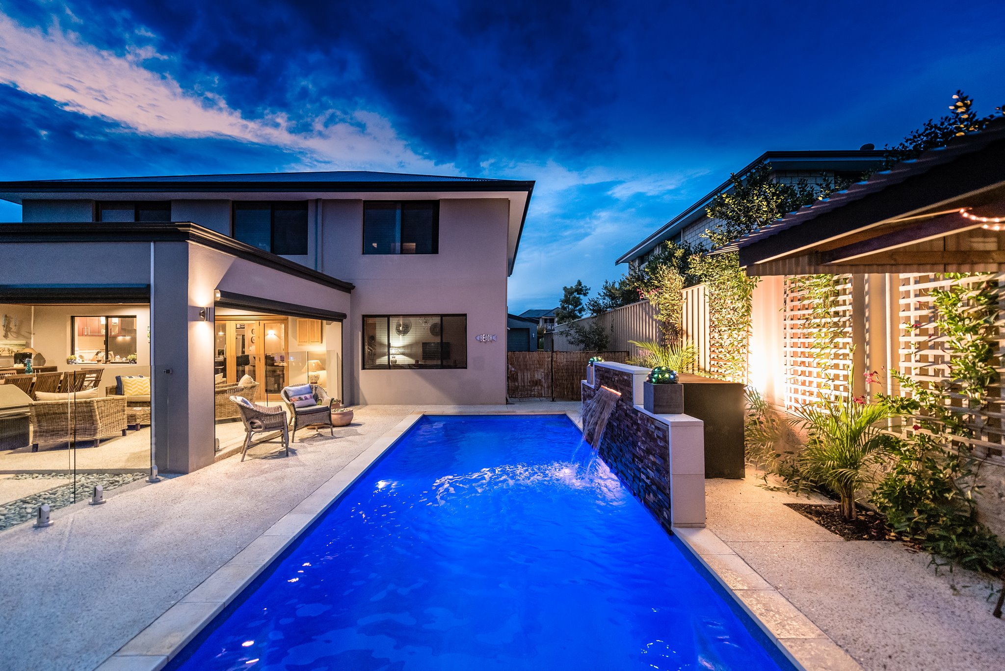 Selecting The Right Swimming Pool Company.